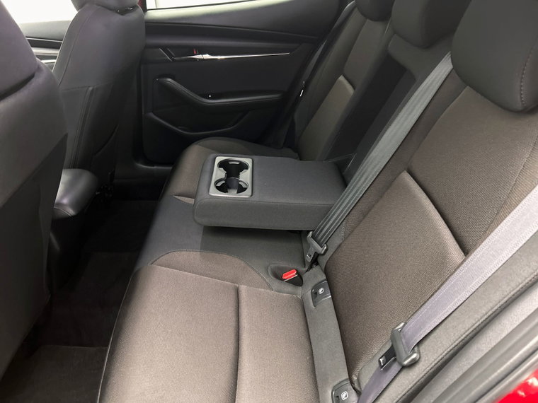 Vehicle Image 32