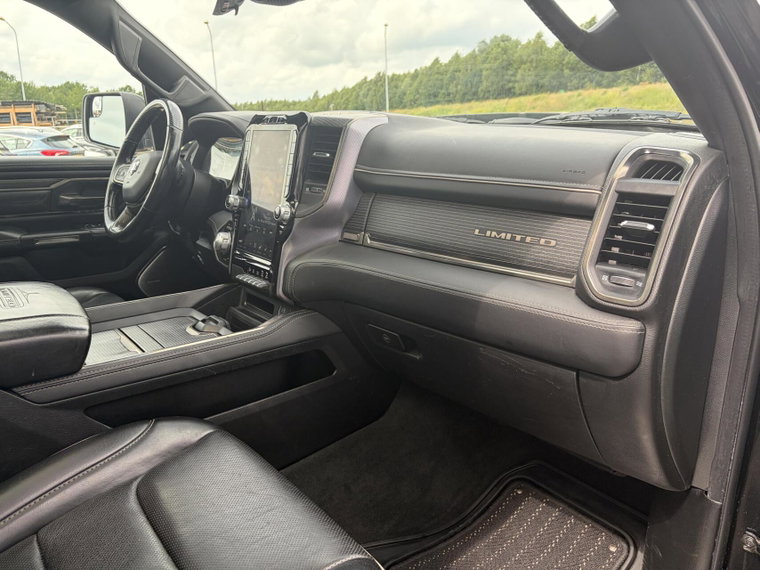 Vehicle Image 23