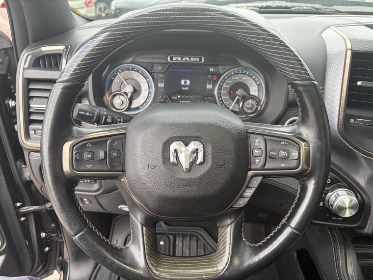 Vehicle Image 32