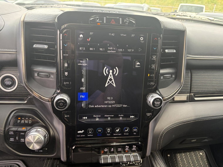 Vehicle Image 37