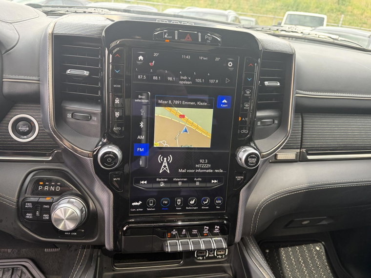 Vehicle Image 38