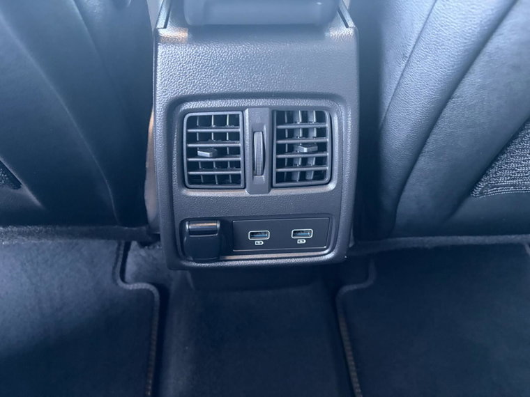 Vehicle Image 28