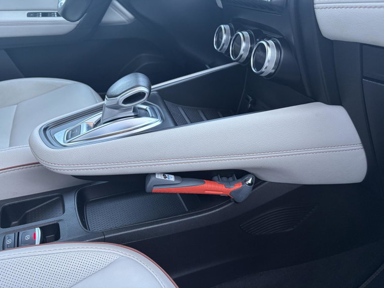 Vehicle Image 33