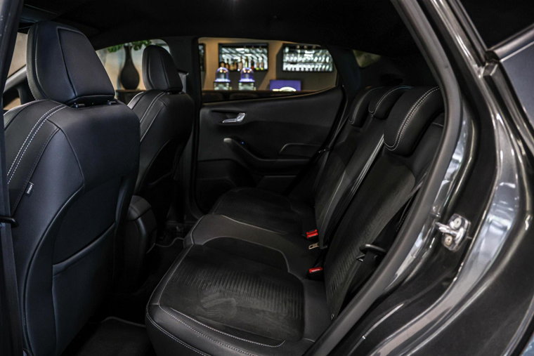 Vehicle Image 10