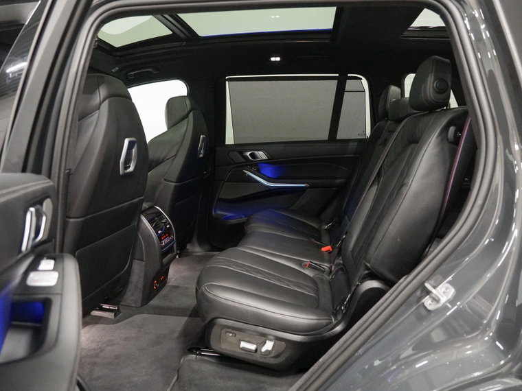 Vehicle Image 36