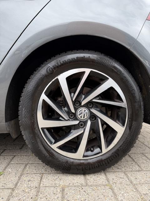 Vehicle Image 38