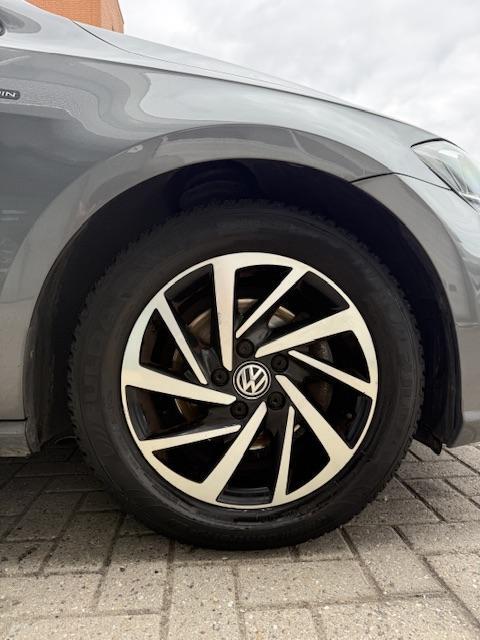 Vehicle Image 40