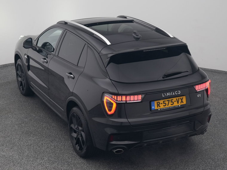Vehicle Image 25