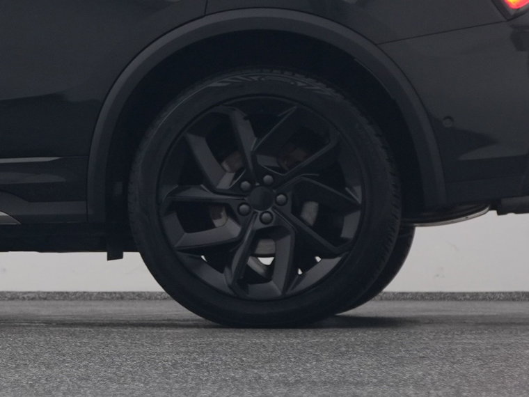Vehicle Image 40
