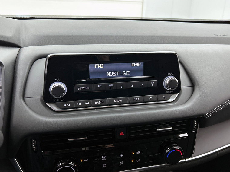 Vehicle Image 26