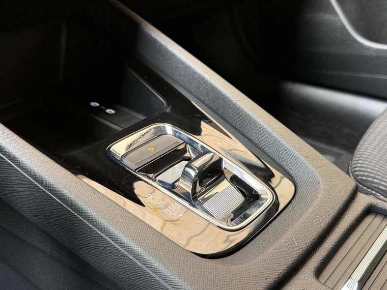 Vehicle Image 33
