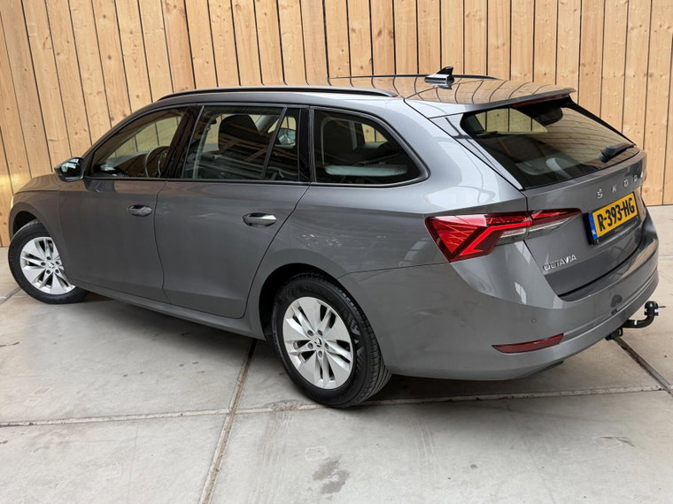 Vehicle Image 38