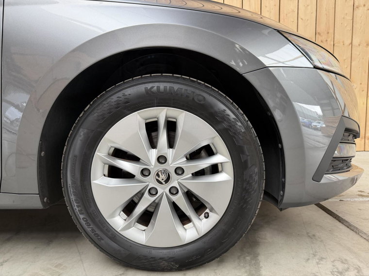 Vehicle Image 48