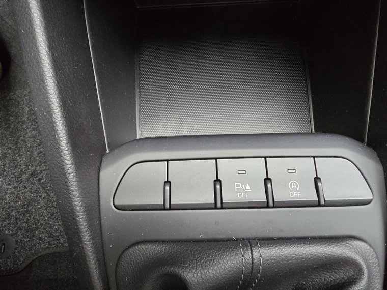 Vehicle Image 29