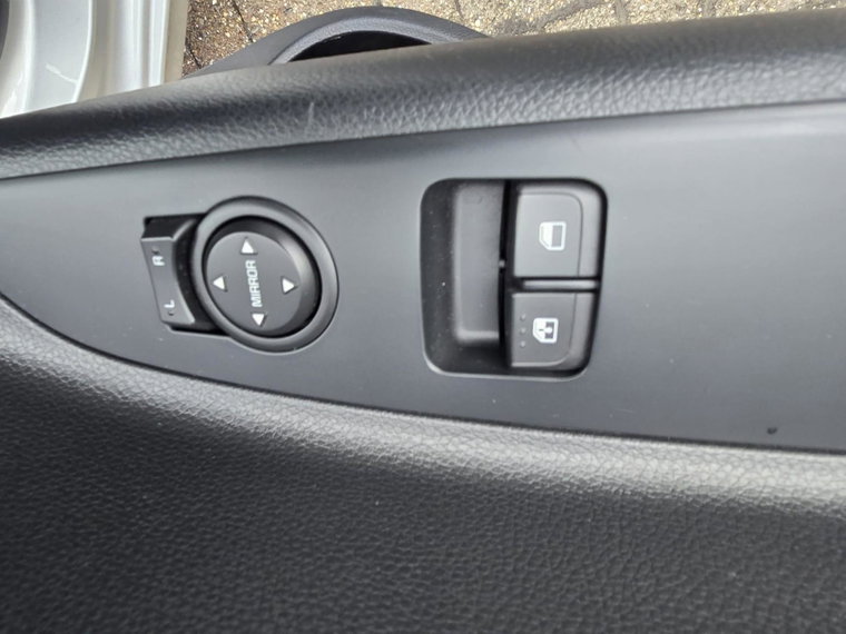 Vehicle Image 33