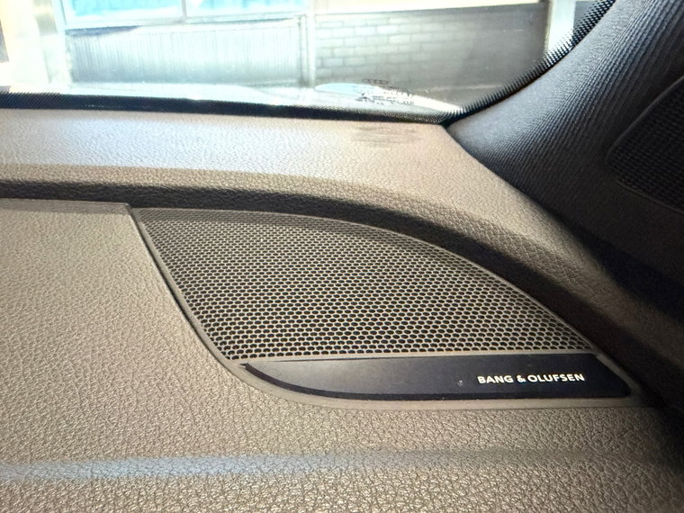 Vehicle Image 36