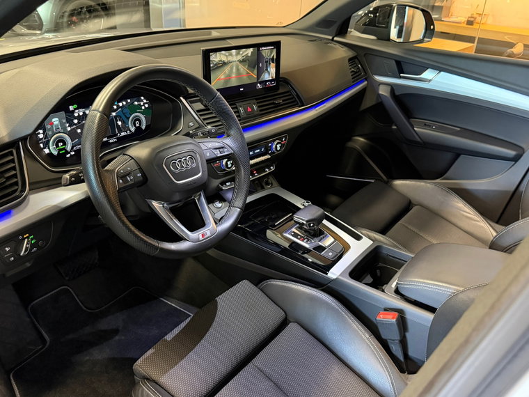 Vehicle Image 8
