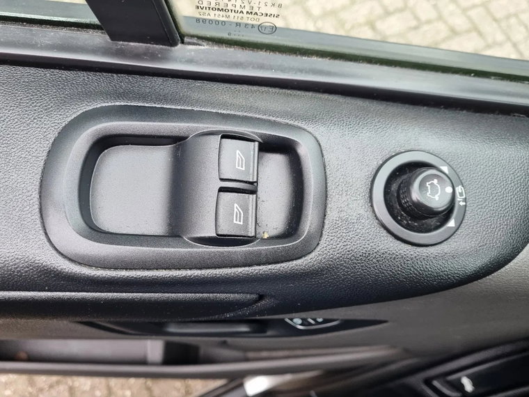 Vehicle Image 28