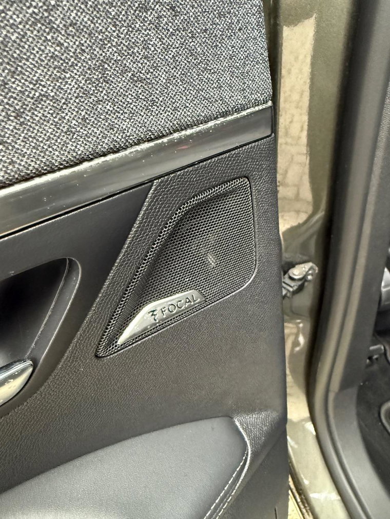 Vehicle Image 33