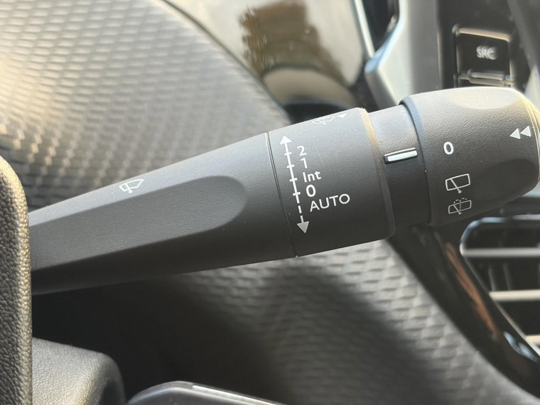 Vehicle Image 27