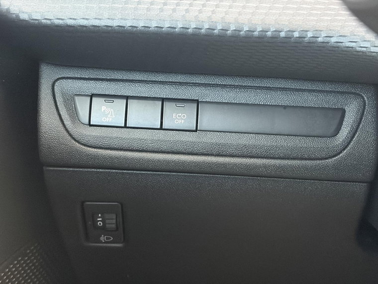 Vehicle Image 29