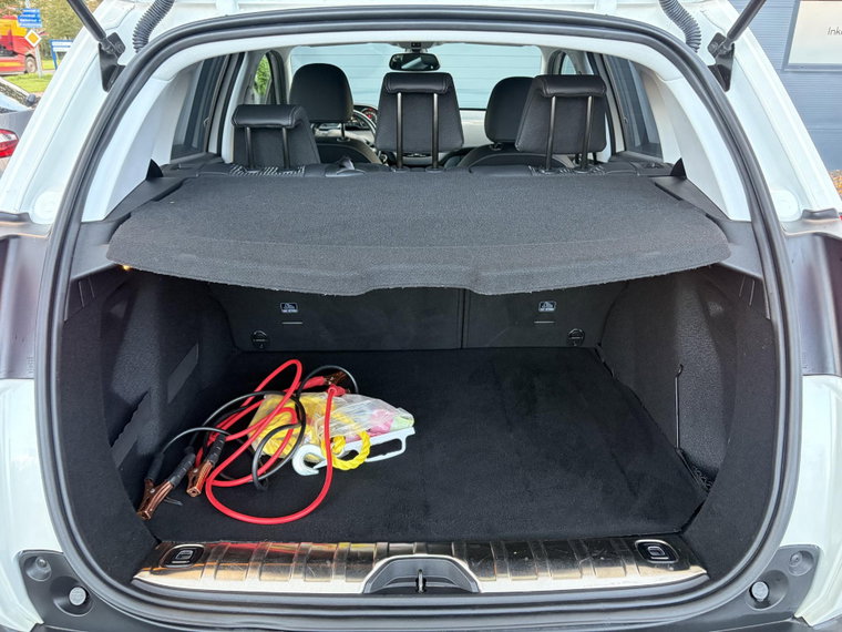 Vehicle Image 32