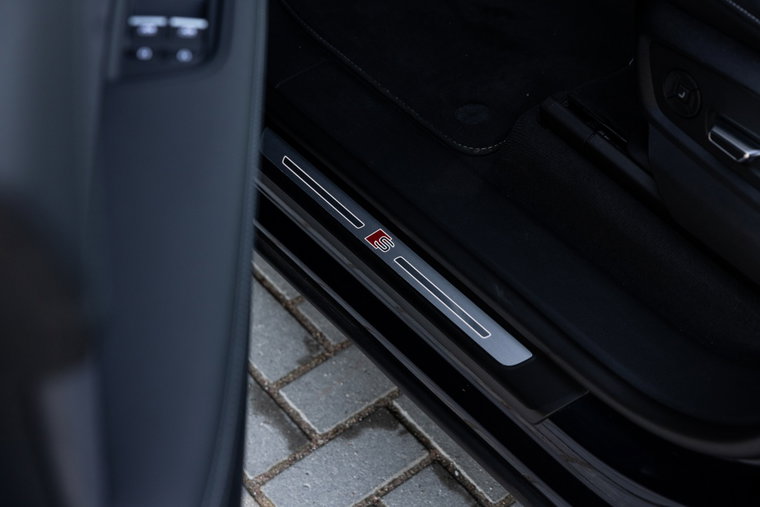 Vehicle Image 36