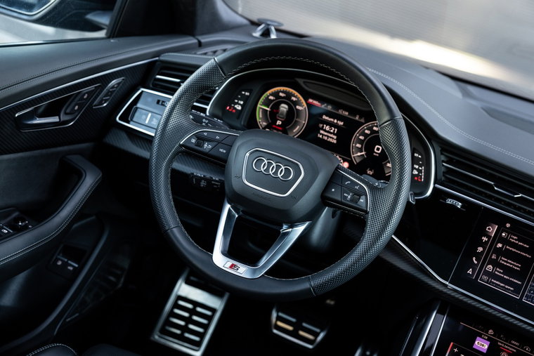 Vehicle Image 9