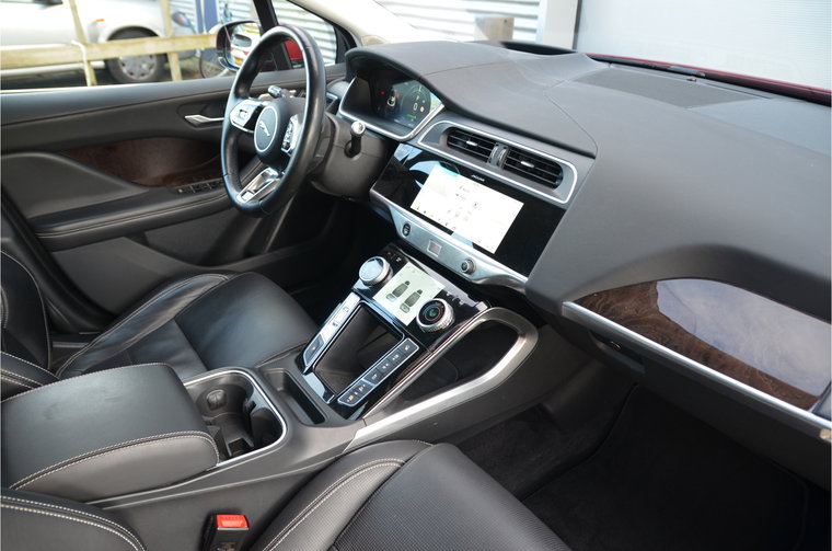 Vehicle Image 11