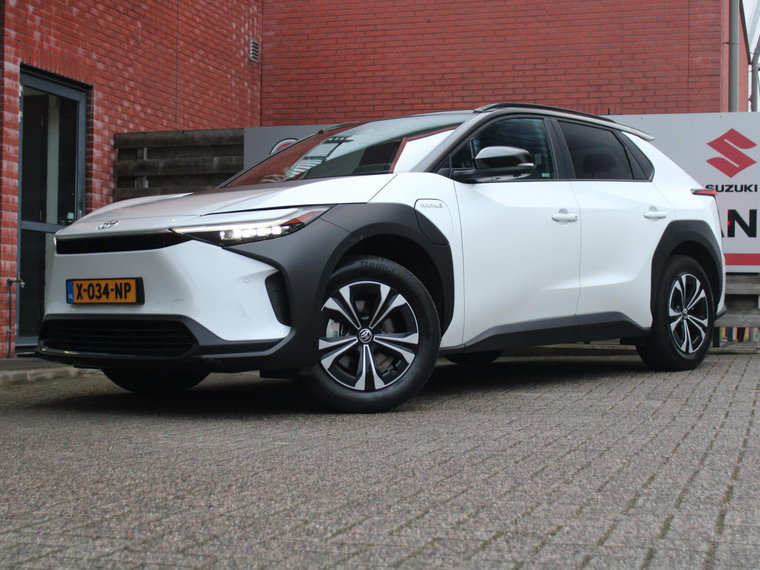 Vehicle Image 8