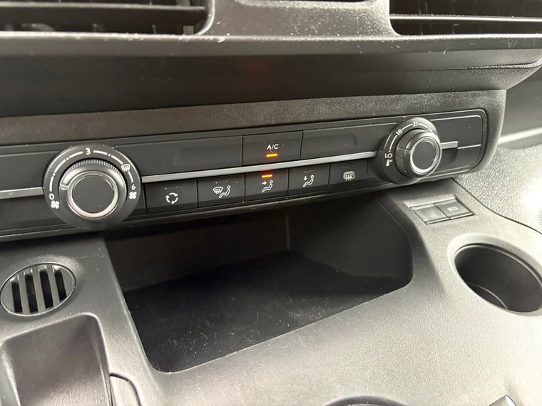 Vehicle Image 26