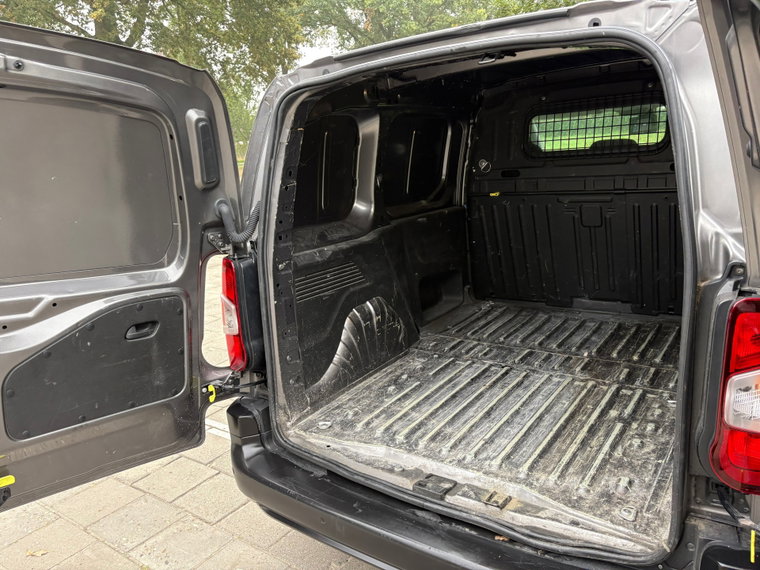 Vehicle Image 31