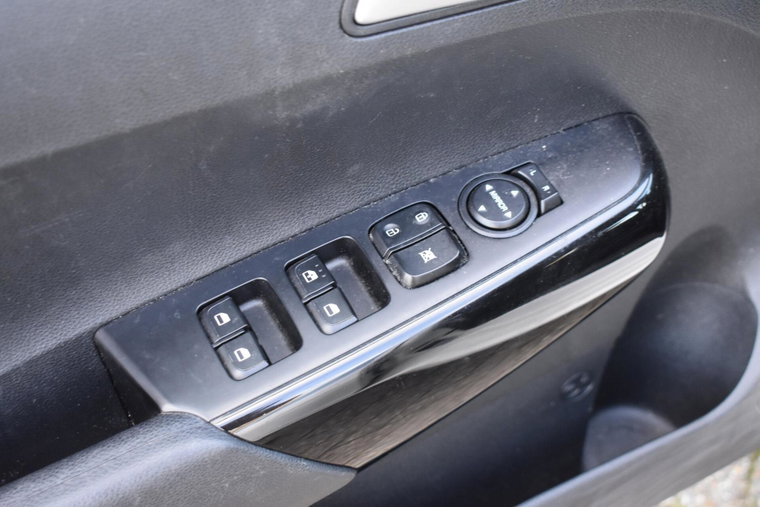Vehicle Image 24