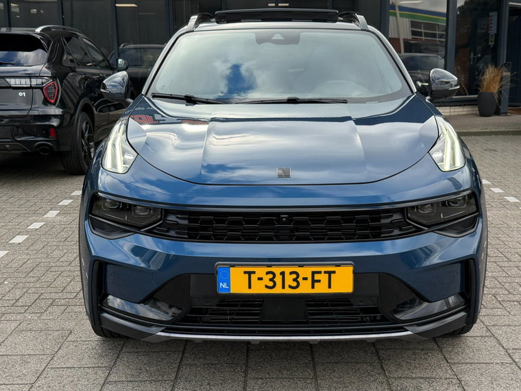 Vehicle Image 12