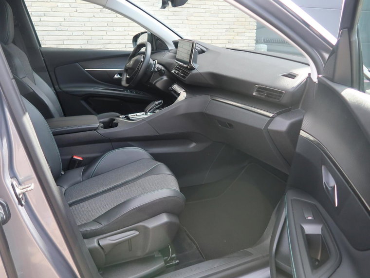 Vehicle Image 28
