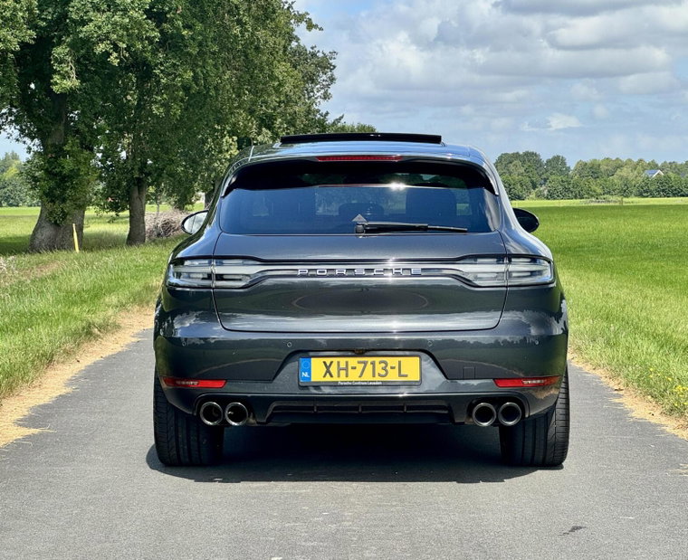 Vehicle Image 38
