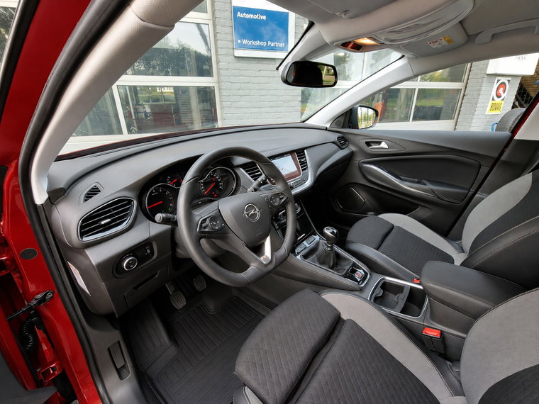 Vehicle Image 4