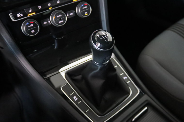 Vehicle Image 38