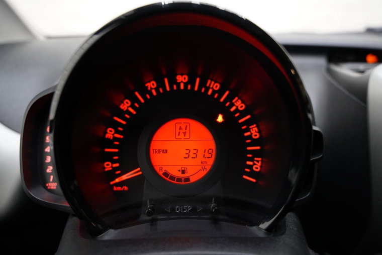 Vehicle Image 12