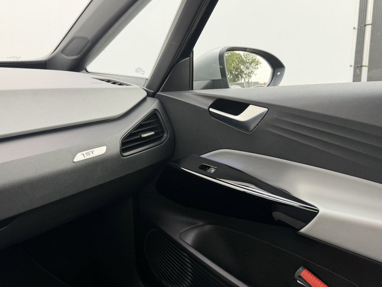 Vehicle Image 31