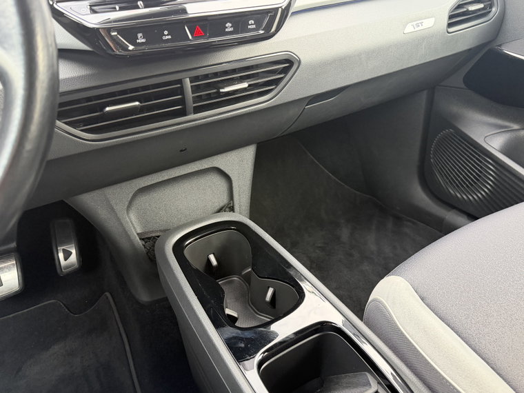 Vehicle Image 33