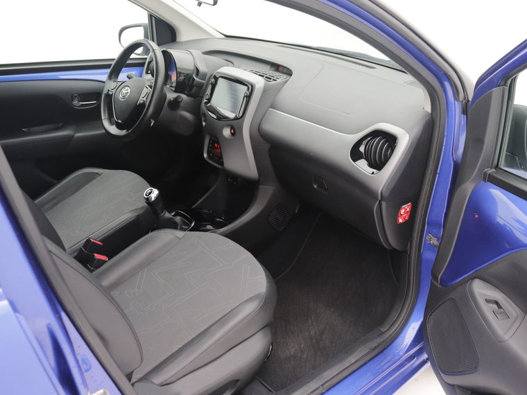 Vehicle Image 30