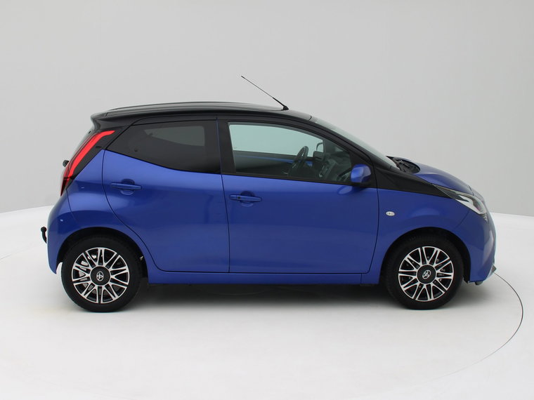 Vehicle Image 7