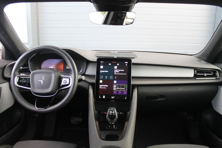 Vehicle Image 9