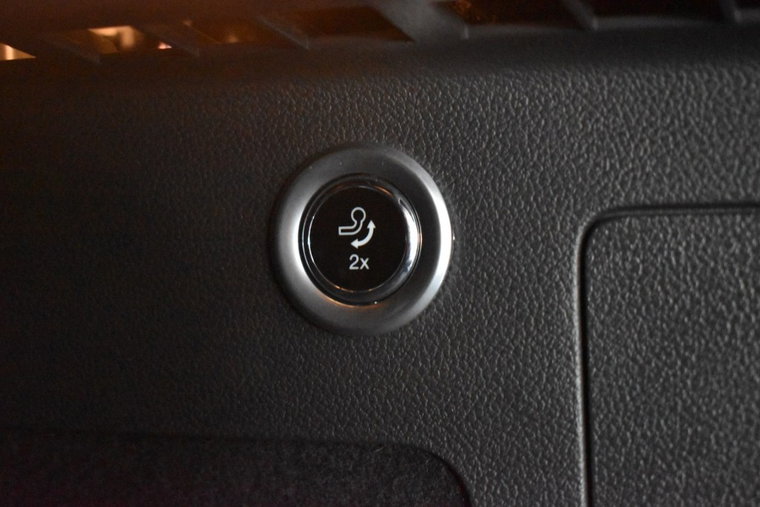 Vehicle Image 40