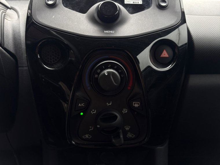 Vehicle Image 24