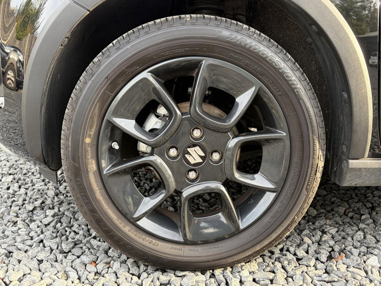 Vehicle Image 32