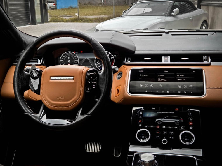 Vehicle Image 42