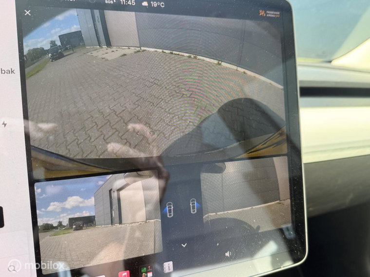 Vehicle Image 17