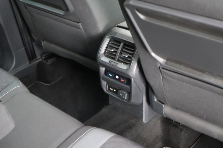 Vehicle Image 39